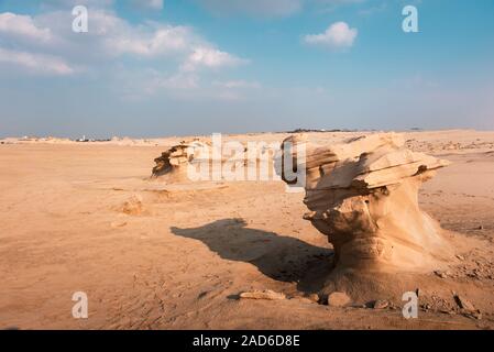 Paysage de dunes fossiles de formations de sable balayé par le vent à Abu Dhabi Emirats Arabes Unis Banque D'Images