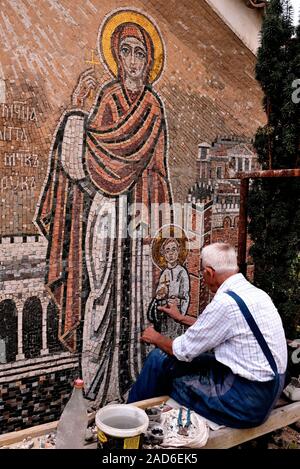 La restauration de l'église orthodoxe de Saint Demetrius - Vieille ville de Plovdiv - Balkans - BULGARIE Título : TRYAVN Banque D'Images