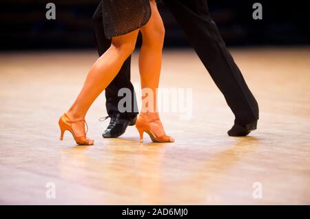 La femme et l'homme latino danse danseur international Banque D'Images