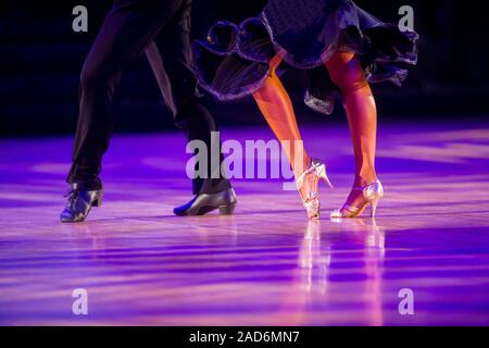 La femme et l'homme latino danse danseur international Banque D'Images