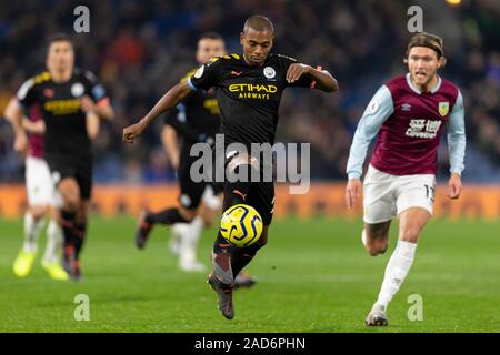 Burnley, Royaume-Uni. 06Th Dec, 2019. Fernandinho de Manchester City lors de la Premier League match entre Manchester City et Burnley à Turf Moor, le 3 décembre 2019 à Burnley, en Angleterre. (Photo de Daniel Chesterton/phcimages.com) : PHC Crédit Images/Alamy Live News Banque D'Images