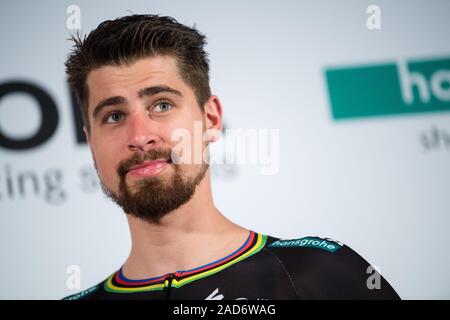 Kolbermoor, Allemagne. 06Th Dec, 2019. Peter Sagan, trois fois champion du monde et membre de l'équipe de course allemand Bora-hansgrohe, sera sur scène lors de la présentation de l'équipe de cyclisme pour l'année 2020. Credit : Matthias Balk/dpa/Alamy Live News Banque D'Images