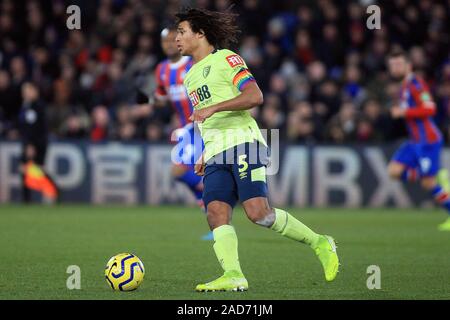 Londres, Royaume-Uni. 06Th Dec, 2019. Nathan Ake de Bournemouth en action. Premier match de championnat, Crystal Palace v Bournemouth AFC à Selhurst Park à Londres le mardi 3 décembre 2019. Cette image ne peut être utilisé qu'à des fins rédactionnelles. Usage éditorial uniquement, licence requise pour un usage commercial. Aucune utilisation de pari, de jeux ou d'un seul club/ligue/dvd publications. pic par Steffan Bowen/Andrew Orchard la photographie de sport/Alamy live news Crédit : Andrew Orchard la photographie de sport/Alamy Live News Banque D'Images