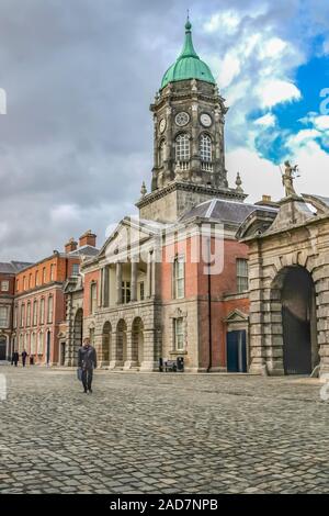 DUBLIN, IRLANDE, vers 2004. Le Château de Dublin est un important complexe du gouvernement irlandais, centre de conférence, et d'attraction touristique. Il est situé près de Dame Stre Banque D'Images