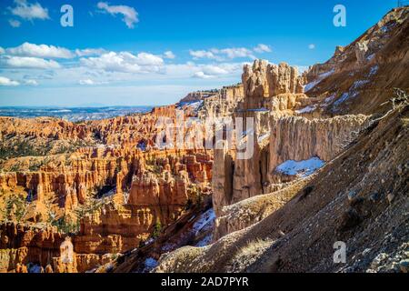 Les roches rouges de Hoodoos à Inspiration Point Bryce Canyon National Park, Utah Banque D'Images