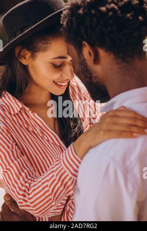 Se sentir bien avec l'homme bien-aimé stock photo Banque D'Images