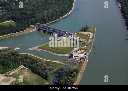 Début du canal du Rhin au barrage de Märkt à Village-Neuf, France Banque D'Images