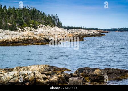 Le charmant port de canard Isle au Haut dans l'Acadia National Park, Maine Banque D'Images