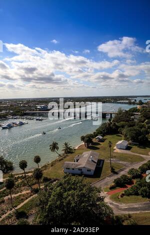 Vue aérienne de Wellington, de la Jupiter Inlet Lighthouse à Jupiter, en Floride. Banque D'Images