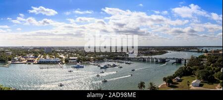 Vue aérienne de Wellington, de la Jupiter Inlet Lighthouse à Jupiter, en Floride. Banque D'Images