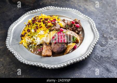 Khoresh iranien traditionnel ragoût beh avec des morceaux de l'agneau Banque D'Images