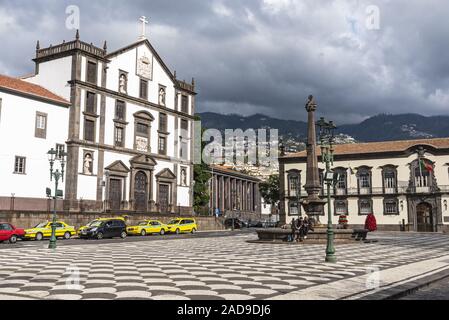 Igreja do Colegio, église des Jésuites, l'hôtel de ville, Funchal, Madeira, Portugal, Europe Banque D'Images