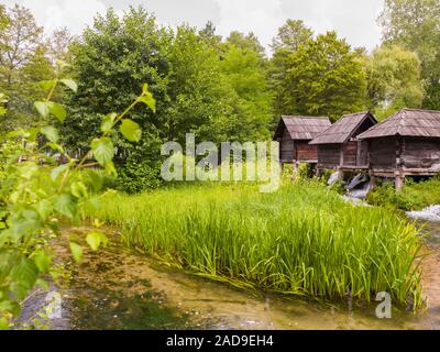 En bois ancienne waterills Banque D'Images