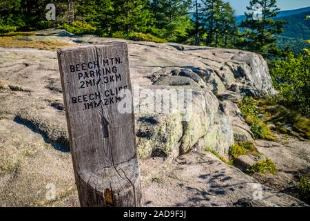 Une description de la piste dans l'Acadia National Park, Maine Banque D'Images