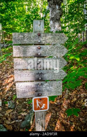 Une description de la piste dans l'Acadia National Park, Maine Banque D'Images