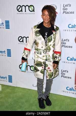 BURBANK, CA. 22 octobre 2016 : Jaden Smith à la 26e Annual Environmental Media Awards à Warner Bros Studios, à Burbank. © 2016 Paul Smith / Featureflash Banque D'Images