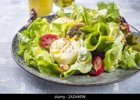 Germen traditionnels de l'été avec laitue laitue gondolé Banque D'Images