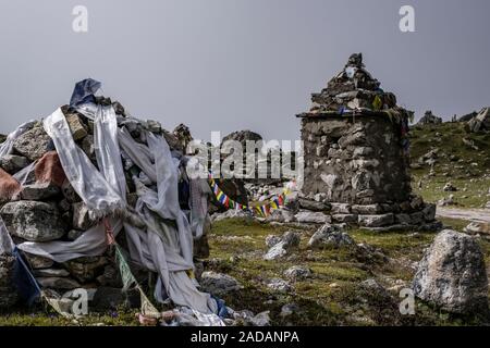 Site commémoratif pour les grimpeurs qui sont morts à Mt. Everest à Sanok col Banque D'Images