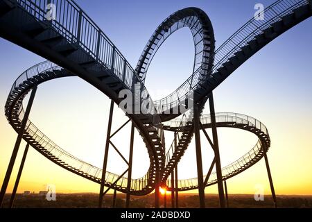 Tiger et Turtle - Magic Mountain, art sculpture et monument, Angerpark, Duisburg, Allemagne, Europe Banque D'Images