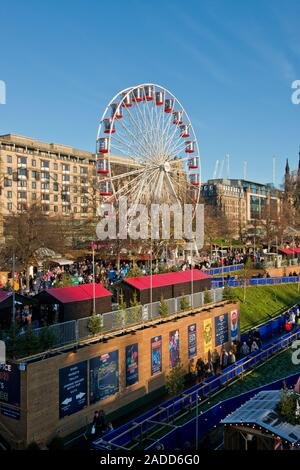 Grande Roue (suite 1 Grande roue) et marché de Noël. À côté de Princes Street. À l'Est des jardins de Princes Street. Edimbourg, Ecosse Banque D'Images