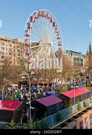 Grande Roue (suite 1 Grande roue) et marché de Noël. À côté de Princes Street. À l'Est des jardins de Princes Street. Edimbourg, Ecosse Banque D'Images