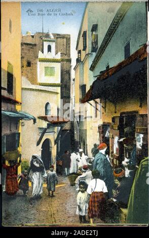 Une rue de la casbah (kasbah) (forteresse et vieille ville d'El Djazair contruite vers 1516), une Alger , carte postale en couleur, 1931 - Banque D'Images