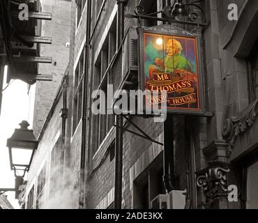 M. Thomas's Chop House Sign,1867,pub,James Binney House,52 Cross St, Manchester,Nord-Ouest,Angleterre,Royaume-Uni, M2 7AR,Noir et blanc Banque D'Images