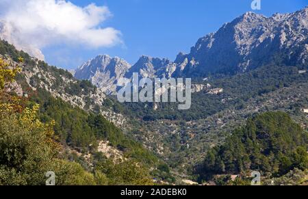 Montagnes de Tramuntana à Fornalutx, Serra de Tramuntana, à Majorque, îles Baléares, Espagne Banque D'Images