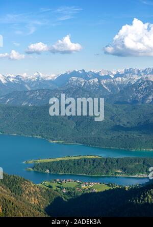 Vue de l'Italia à Walchensee avec le lac de Walchensee, à l'arrière de la chaîne alpine, Upper Bavaria, Bavaria, Germany Banque D'Images