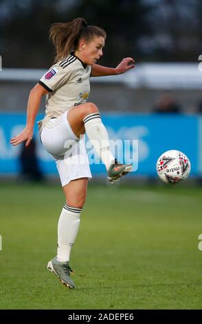 DAGENHAM, EN ANGLETERRE - 01 DÉCEMBRE : Kirsty Hanson de Manchester United au cours de la Barclays Women's super match de championnat entre West Ham United Women un Banque D'Images