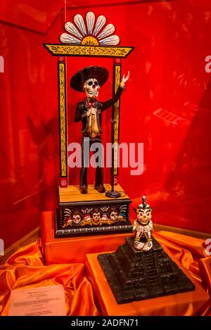 Ofrenda d'art, exposition d'objets traditionnels pour le Jour des Morts, día de muertos célébration, Musée National d'Art Mexicain, Chicago, Illinoi Banque D'Images