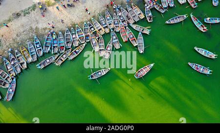 MANDALAY Birmanie/Myanmar(04) - Dec 2019 : U BEIN BRIDGE est l'un des fameux pont en teck dans le monde. Situé à Mandalay, Myanmar. Banque D'Images