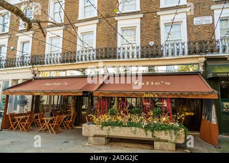 Julie's restaurant et bar, de longue date pour les célébrités a-List, les stars du rock, les royalties dans le quartier chic de Notting Hill Londres Royaume-Uni Banque D'Images