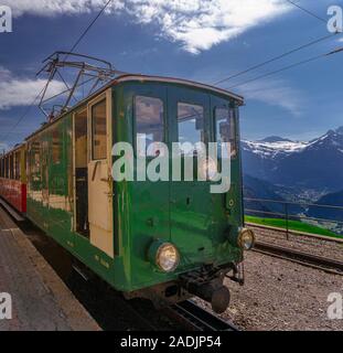 Chemin de fer en rack vers le Schynige Platte dans les Alpes suisses, Suisse Banque D'Images