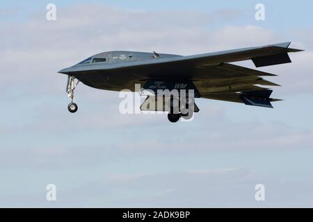 Northrop B-2A Spirit of bombardier furtif 82-1068 code 'HM', du nom de l'esprit de New York, à partir de la 509e BW, basé Whiteman AFB vu l'atterrissage à RAF Fairford Banque D'Images