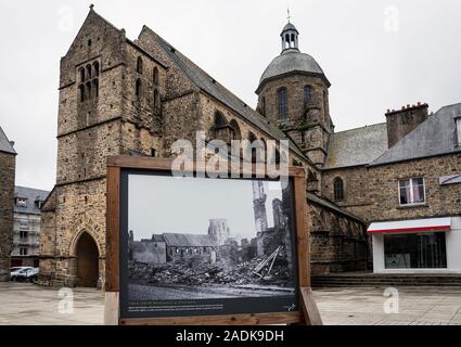 Église de Saint Nicolas et de l'affichage de 2e guerre mondiale, les dommages causés par les bombes Coutances, Normandie,France Banque D'Images