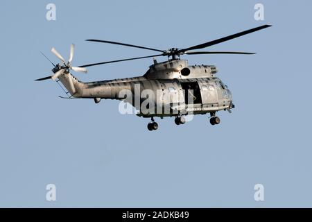 Westland Puma HC.2 XW224 de 33/230 Sqd, Royal Air Force, peint en couleurs avec Tiger 'légendes 230 Squadron/100 ans', basée à Benson Banque D'Images