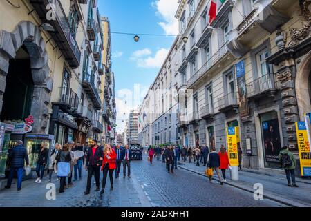 Via Toledo, main street, Naples, Italie Banque D'Images