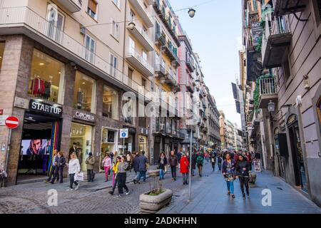 Via Toledo, main street, Naples, Italie Banque D'Images