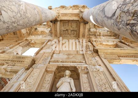 Personnification de la vertu, l'Arete statue en l'ancienne ville d'Ephèse, ville de Selcuk, Izmir, Turquie Banque D'Images