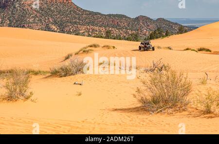 Vtt à Coral Pink Sand Dunes State Park, près de Kanab, Utah Banque D'Images