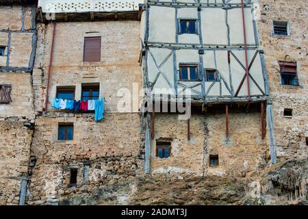 Maisons suspendues, Frias village, Las Merindades, Burgos, Castille et Leon, Espagne, Europe Banque D'Images