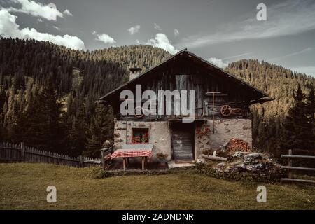 Une vieille ferme dans le Tyrol du Sud Banque D'Images