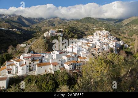 Village de Salares, région d'Axarquía, Andalousie, Espagne Banque D'Images