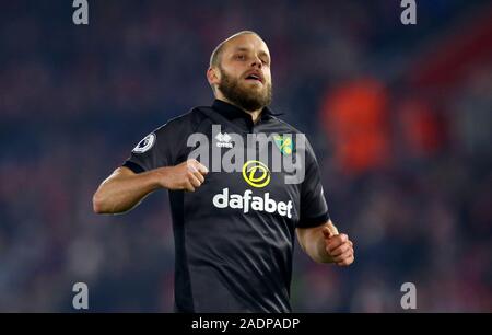 La ville de Norwich Teemu Pukki fête marquant son premier but de côtés du jeu pendant le premier match de championnat à St Mary's, Southampton. Banque D'Images