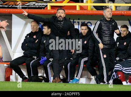 Derek McInnes Aberdeen manager cherche sur pendant le match de championnat écossais Pittodrie Stadium, Aberdeen. Banque D'Images