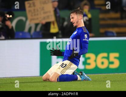 Leicester City's James Maddison célèbre marquant son deuxième but de côtés du jeu pendant le premier match de championnat à King Power Stadium, Leicester. Banque D'Images