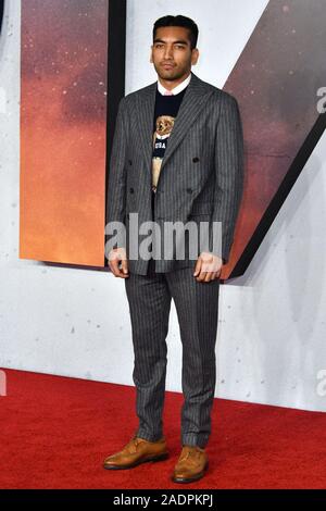 Londres, Royaume-Uni. 4 Décembre, 2019. Nabhaan Rizwan assiste à première de 1917, la Première Guerre mondiale le théâtre, à propos de deux jeunes soldats britanniques qui sont envoyés sur une mission meurtrière pendant le conflit, à l'Odeon Leicester Square Luxe Londres, UK - 4 décembre 2019 Credit : Nils Jorgensen/Alamy Live News Banque D'Images