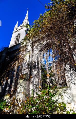 St Dunstan dans l'église est endommagé dans le blitz, maintenant transformé en un jardin public, Londres, UK Banque D'Images