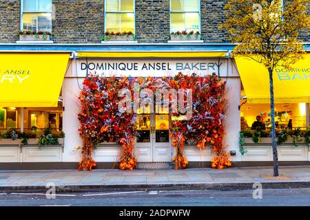 Extérieur de Dominique Ansel Bakery en automne, London, UK Banque D'Images